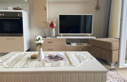 Velipoje Apartment | Beachside Bliss: Spacious Apartment for Family Fun and Serene Getaways