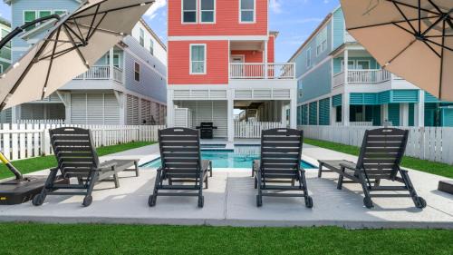 Galveston House | Beachside cottage- Pool Spa Pet-friendly Beachfront and so much more