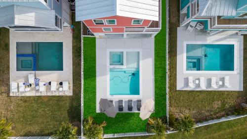 Galveston House | Beachside cottage- Pool Spa Pet-friendly Beachfront and so much more