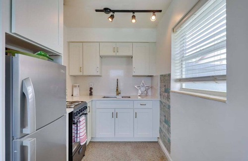 Little Ranches House | Beachside Cozy Home w/Patio in Hollywood