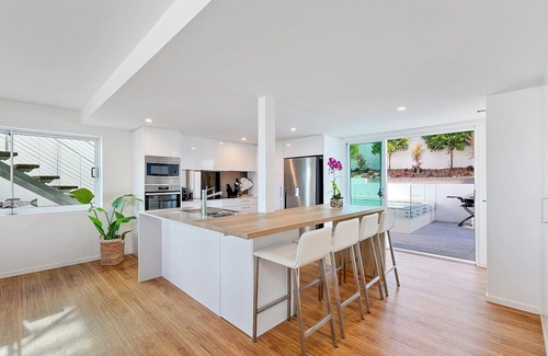 Sunrise Beach Apartment | Beachside Family Home, Sunrise Beach