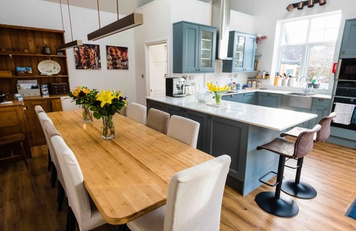Burmarsh House | Beachside Family Home. 5 Bedrooms, Spacious, Luxurious & Well Equipped