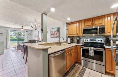 St. Augustine Beach Apartment | Beachside Retreat-Courtyard Villa-Beachside condo