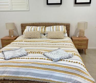 Dicky Beach House | Beachside retreat