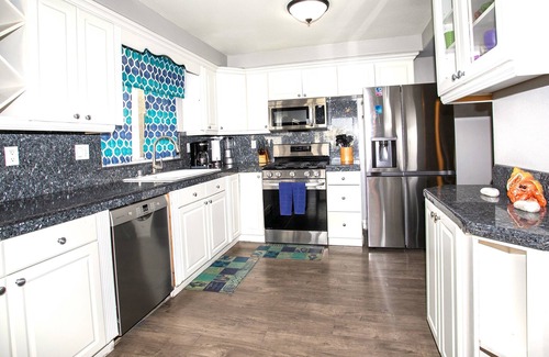 West Newport House | BeachView1Min2DolphinsDisney25MinGarageBikesWasher