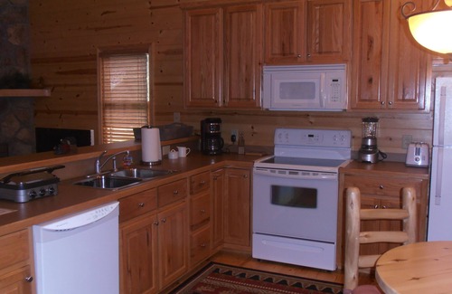 Blairsville Cabin | Bear Claw Cabin, Located in Blairsville,Ga ! On Richard Russell Scenic Hwy !