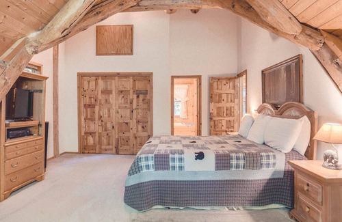Welches House | Bear Den Log Cabin