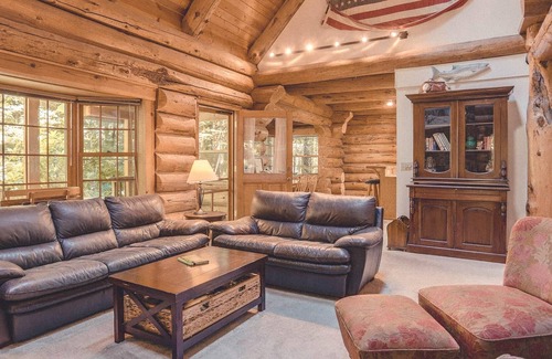 Welches House | Bear Den Log Cabin