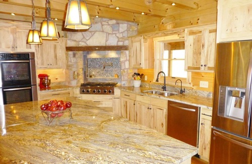 Huntingdon Cabin | Bear's Paw Lodge - Rustic Mountain Escape