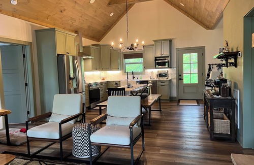 Hiawassee Cabin | Bears’ Den at Beech Cove Hiawassee, GA