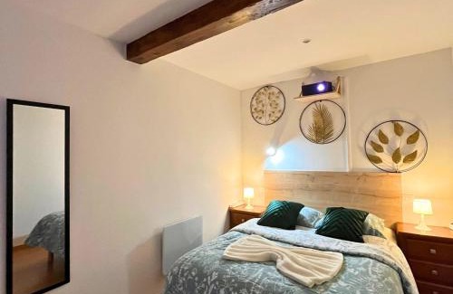 Tarascon-sur-Ariege Apartment | Beau petit appartement au coeur de l'ariege.