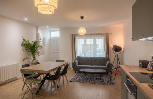 Chateaudun-Bannier House | Beau quartier et central, maison spacieuse avec cour, 3 chambres, 3 salles de bains à 10 min à pied de la gare