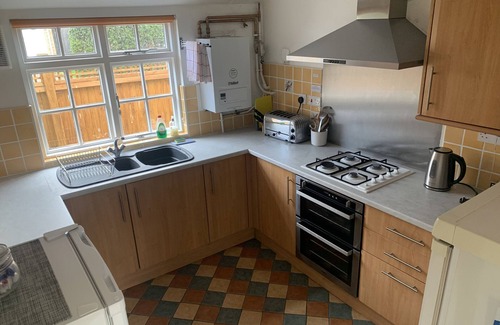 Shepreth Cottage | BEAUMONT'S COTTAGE, family friendly in Foxton, Cambridgeshire