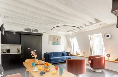 Quartier de la Porte-Saint-Denis Apartment | Beauquartier - Grands Boulevards