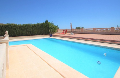 San Vicente del Raspeig Ski Chalet | Beautiful Villa in San Vicente del Raspeig, a quiet location with easy access.