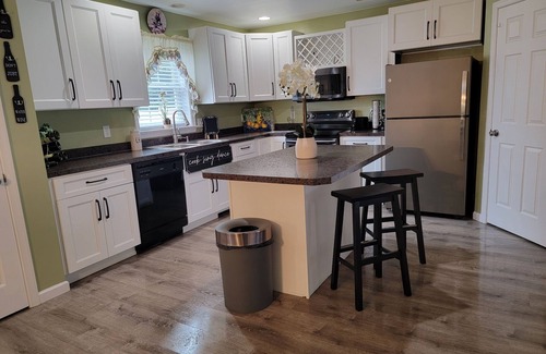Leacock-Leola-Bareville House | Beautiful townhouse 10 minutes from Lancaster city and Dutch Wonderland
