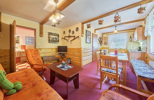Starkov Villa | Beautiful apartment in villa for 6 people with pool, WIFI, TV, patio and pets allowed