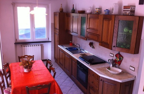 Cinquale Apartment | Beautiful, well-cared-for villa, semi detached, on two floors for 6 persons, terrace for meals outsi