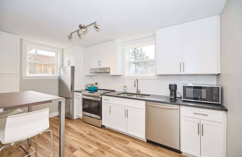 Thorold Condo | Beautiful 1 Bedroom Condo near Niagara Falls and Wine Country