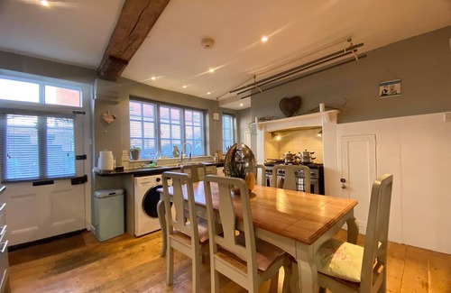Marlborough House | Beautiful 17th Century Coach House
