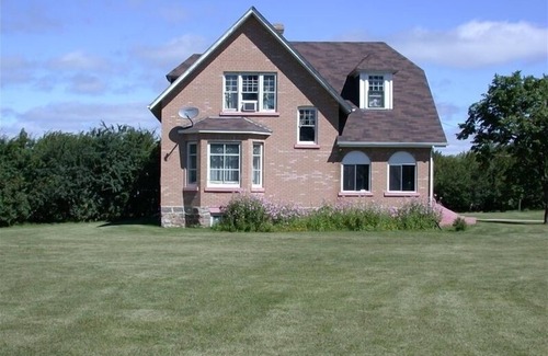 Division No. 16 House | Beautiful 1921 brick and fieldstone Country Country . The Tummel house