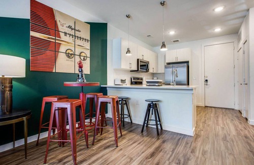 Riverside Apartment | Beautiful 1BR in Austin Riverside 5026