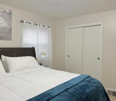 Boardman Apartment | Beautiful 2 BDRM Ocean Inspired Oasis