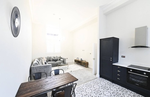 Sutton Coldfield Apartment | Beautiful 2 Bed Apartment