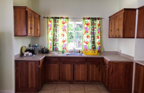 Silver Sands Apartment | Beautiful 2-bed Apartment in Sunny Jamaica