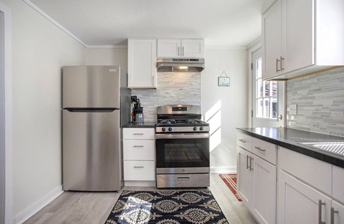 Coldwater Cottage | Beautiful 2 bed cottage by Coldwater Lake!