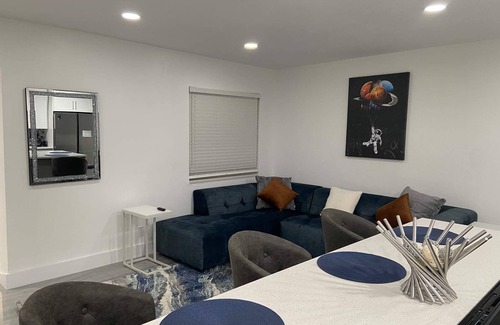 Westgate House | Beautiful 2 Bedroom West Palm Beach Home