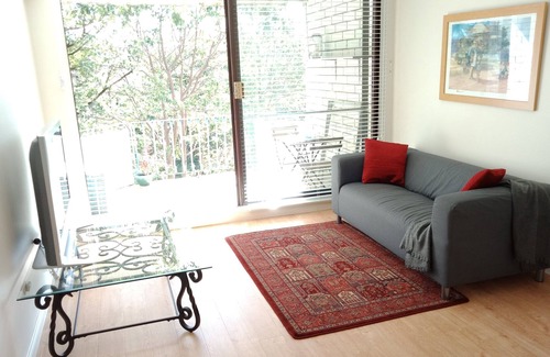 Oatley Apartment | Beautiful 2 bedroom apartment in the chic suburb of Mortdale close to Hurstville
