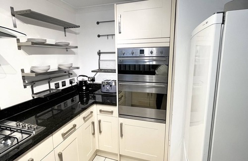 St. Mark's Apartment | Beautiful 2 bedroom garden flat w/free parking