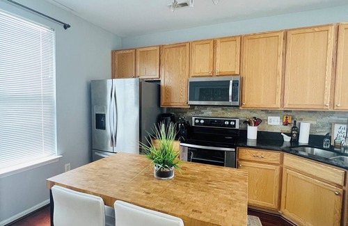 Inner Harbor House | Beautiful 2-bedroom townhome in innerharbor Baltimore with parking.