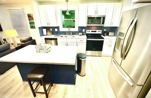 Enderly Park House | Beautiful 2 BR, 1 Bth Uptown Charrlotte