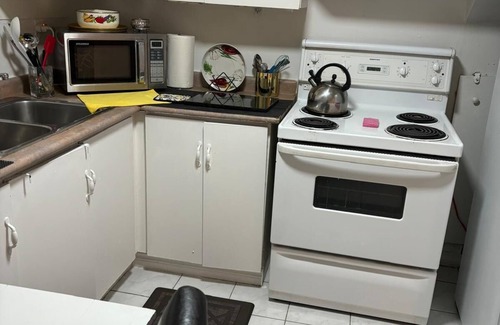 Malton Apartment | Beautiful 2 BR bsmt unit in Malton