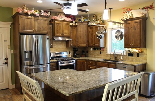 Pottawatomie County House | Beautiful 2800 sq ft., 4 bedroom country home with private beach and pool!