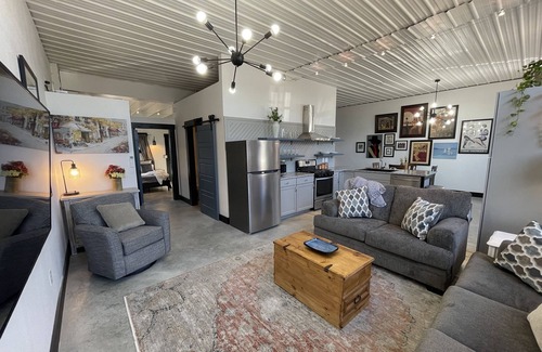 Mountain Home Apartment | Beautiful 2b/2bth near downtown and the park.