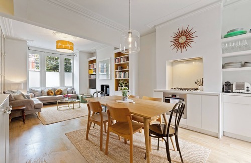 Northcote Apartment | Beautiful 2BD Flat with Private Garden, Clapham