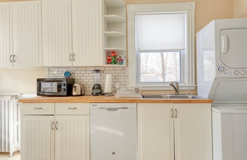 West Roxbury House | Beautiful 2BR apartment in historic house. Walkable neighborhood!
