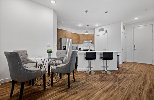 Riverside Apartment | Beautiful 2BR in Riverside 5427