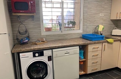 Sax House | Beautiful 3-Bed Town House with garden in Sax