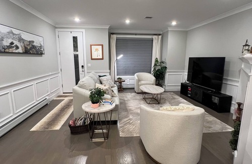 Palisades Park House | Beautiful 3-Bedroom Home only 20 minutes away from New York
