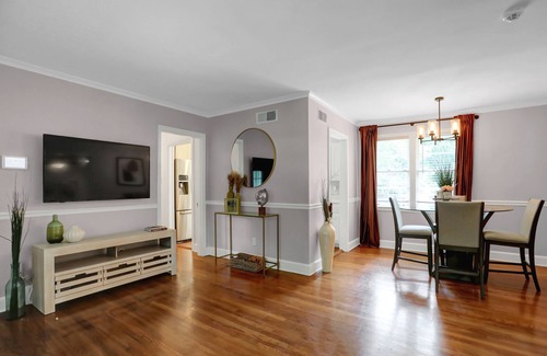 East Memphis House | Beautiful 3 Bedroom Home in the center of the city