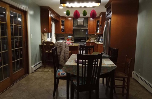 West Hills House | Beautiful 3-bedroom house with WiFi in Huntington