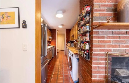 Ridgefield House | Beautiful 3 Bedroom Lake House