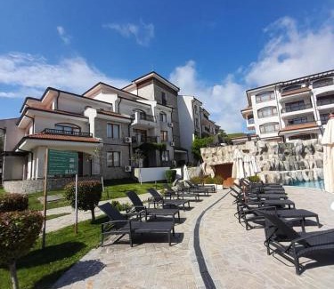 Aheloy Apartment | Beautiful 3 Room Apartment with Pool and Sea view Aheloy