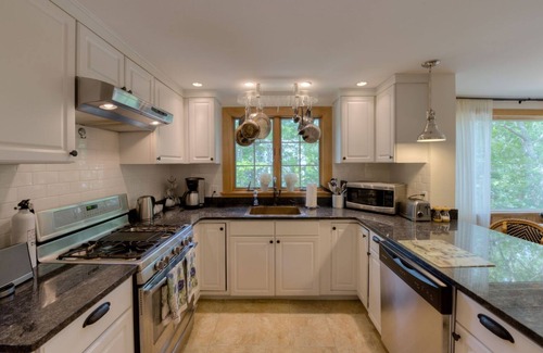 Edgartown House | Beautiful 4 bedroom, air conditioned, within minutes of downtown Edgartown