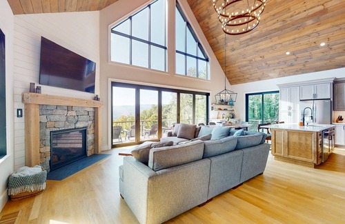 Jackson House | Beautiful 4 BR house - Skiing, Hiking & Golfing - perfect outdoor retreat