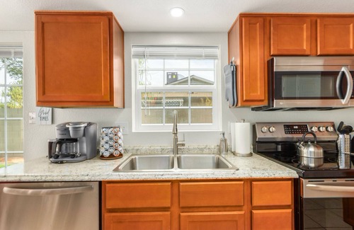 North Center Revitalization Association House | Beautiful 5 Bd/2 Ba with 8 Beds and SPA! Golf, ASU, Cubs & A's, Downtown Mesa!